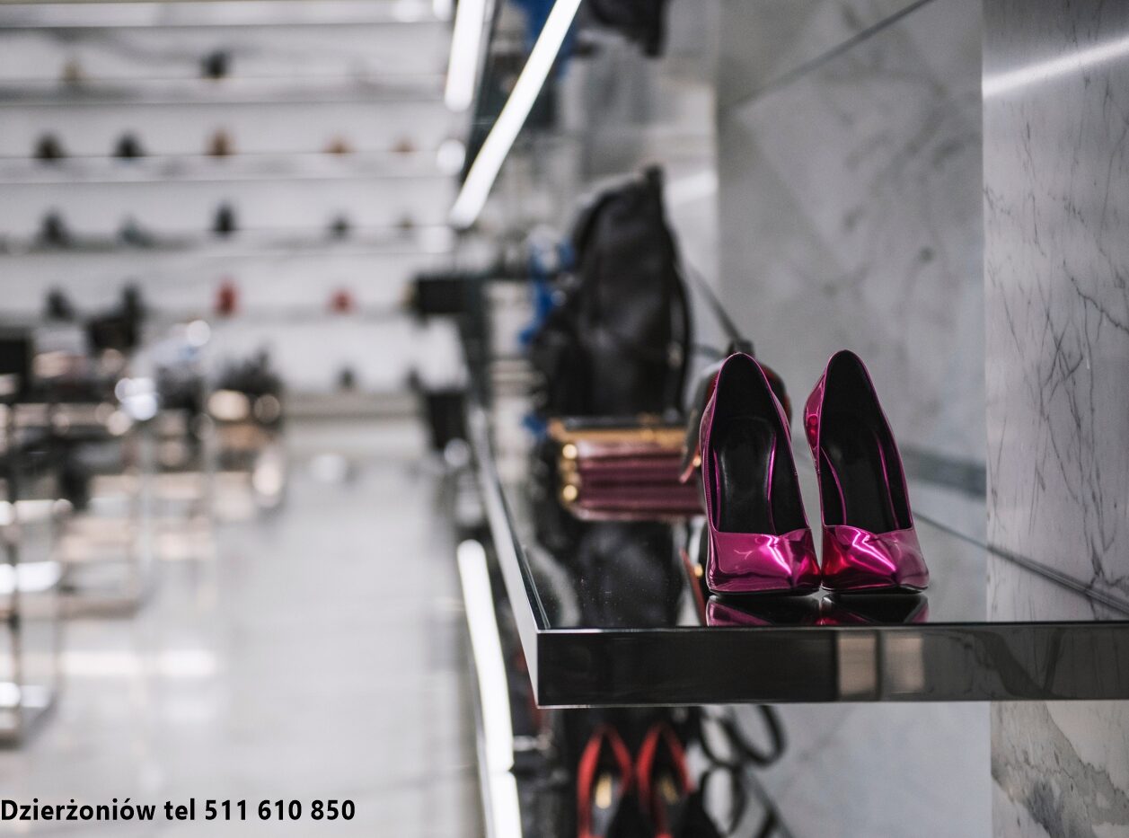 Półki i zabudowy - w szkle